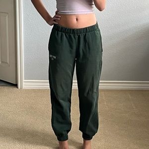 brandy melville forest green ny sweatpants